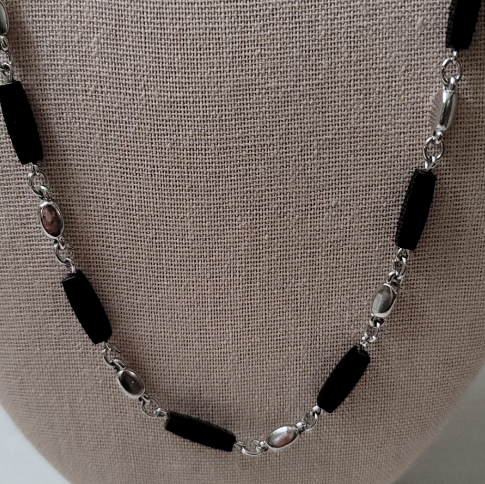 Black & silvertone necklace